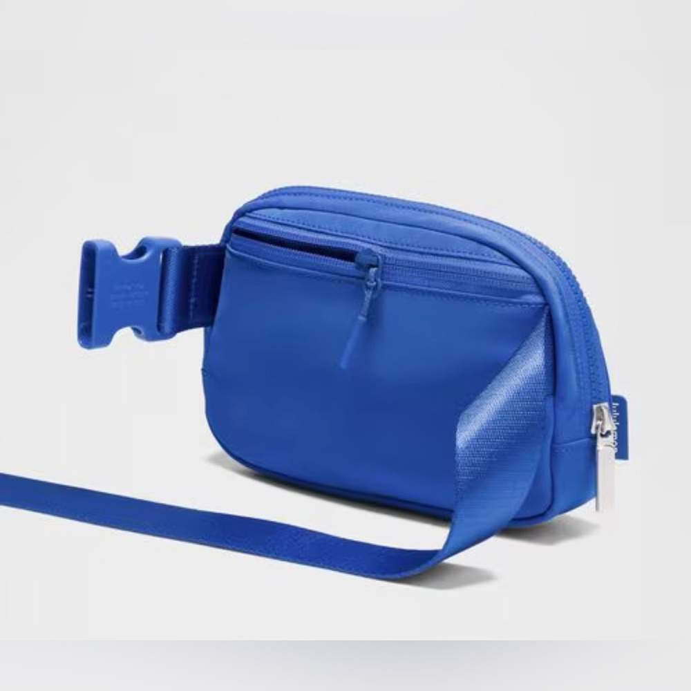 NWT Lululemon 1L Belt Bag Cerulean Blue Bag - Picture 5 of 8